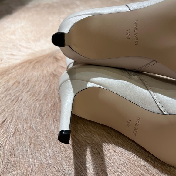 Nine West Cream Color 7.5 - like new, only wore once - Picture 3 of 8